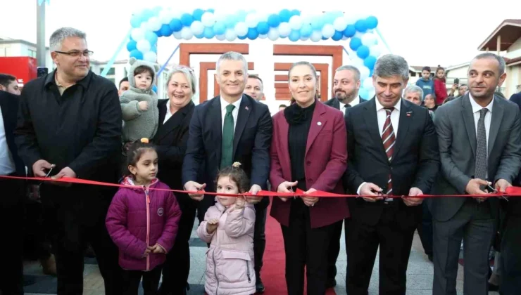 Trabzon Yomra’da Cumhuriyet Parkı ve Sosyal Yaşam Alanı açıldı